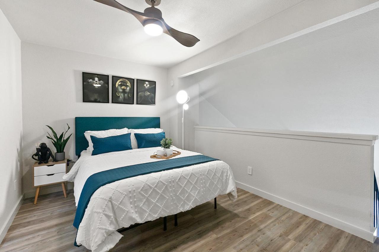 Contemporary Couples Getaway Near Austin Favorites - Loft 21 Apartment Luaran gambar