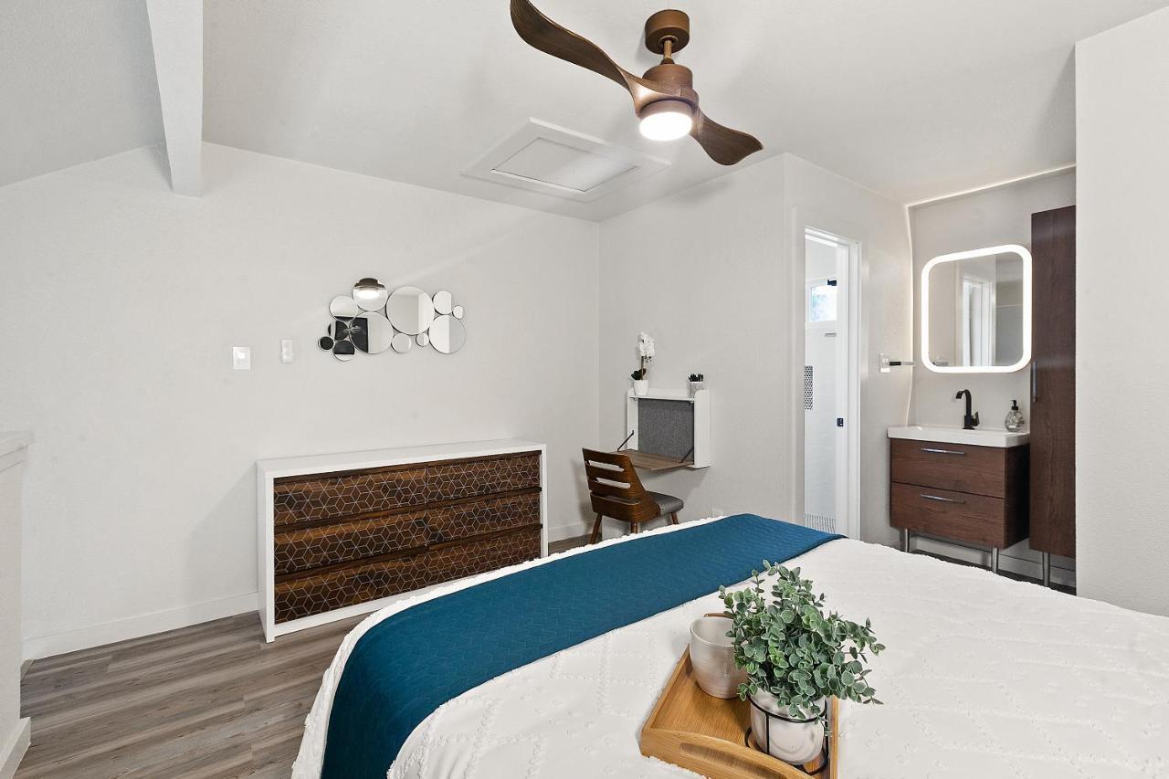 Contemporary Couples Getaway Near Austin Favorites - Loft 21 Apartment Luaran gambar